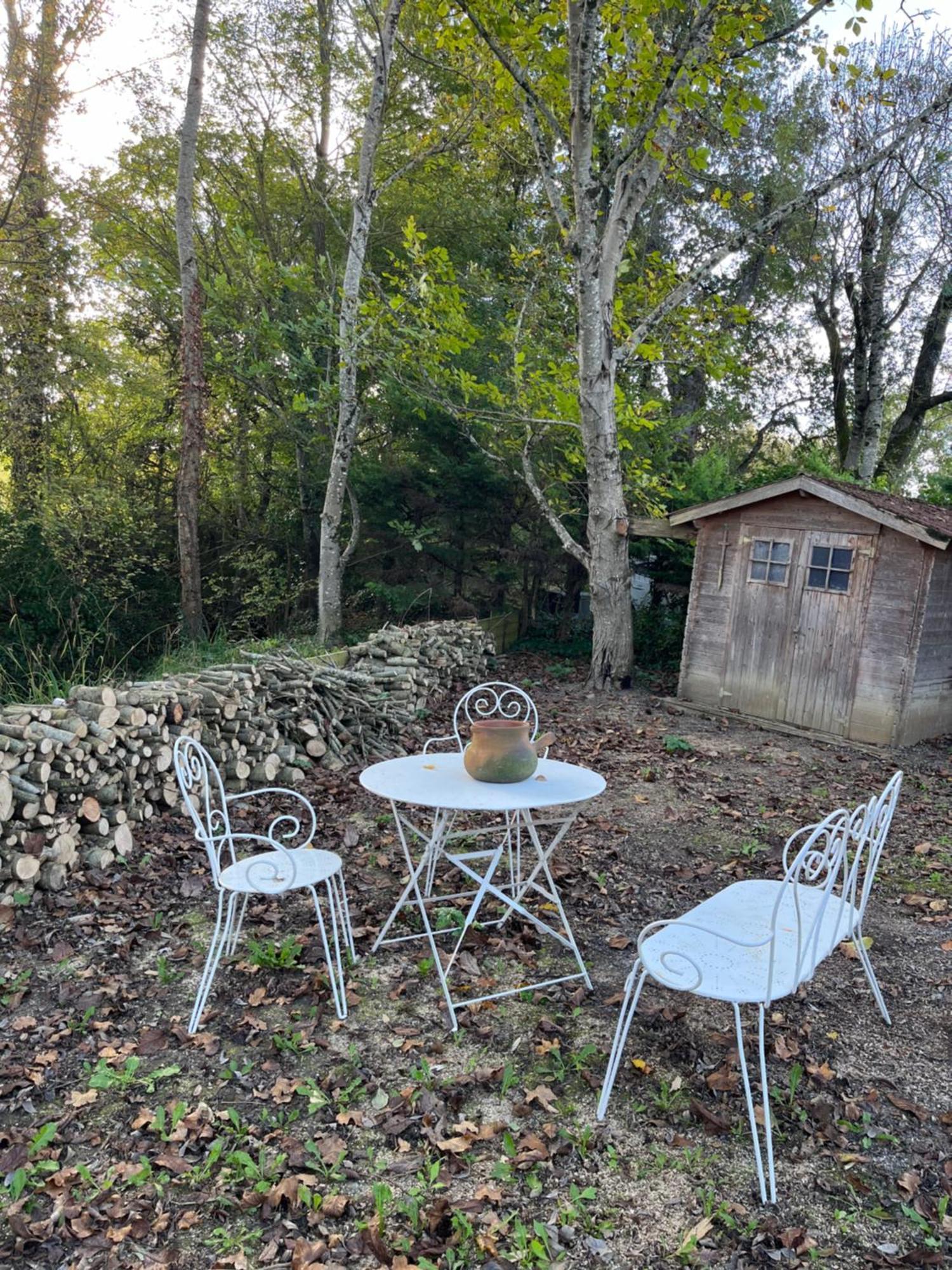 Chez Mamie LʼIsle-Jourdain Exterior foto